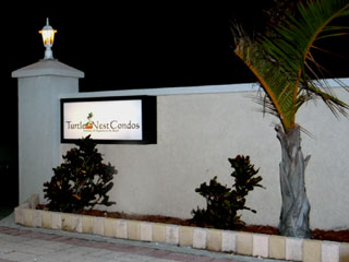 Approaching our condos from the main road on Grand Cayman (TNI Photo)